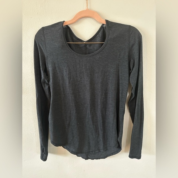 Lululemon Yogini 5‎ Year Long Sleeve Tee
Heathered Black pit to pit 16” - Picture 1 of 7